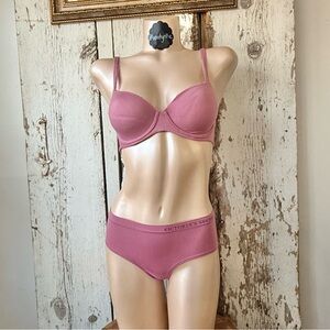 Victoria secret body by victoria lined demi in mauve 32D NWOT sz S hiphugger NWT